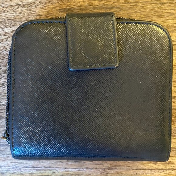 Prada Saffiano Leather zip around wallet with Silver detailing - Picture 3 of 5